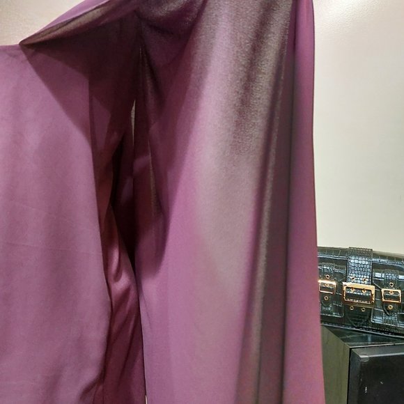 💥CHIC & SEXY💥VENUS One Shoulder Asymmetrical Cape Dress in Plum - Picture 10 of 12